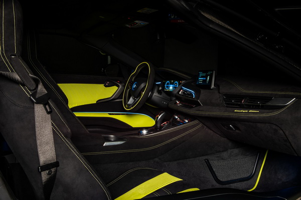 bmw-i-alcantara-predstavili-i8-limelight-model-