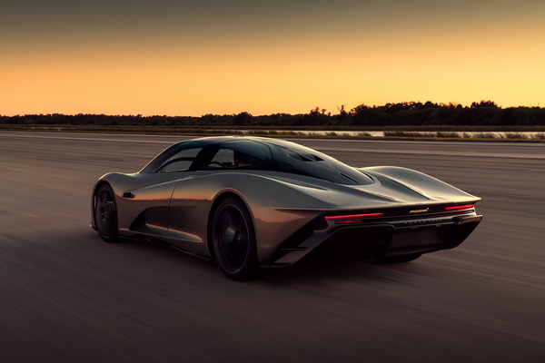 mclaren-speedtail-ostvaruje-brzinu-od-403-kmh