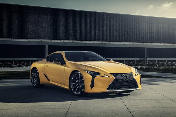 lexus-lc-500-odusevio-posetioce-na-sajmu-automobila-u-Cikagu