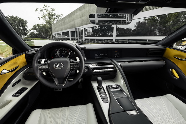 lexus-lc-500-odusevio-posetioce-na-sajmu-automobila-u-Cikagu