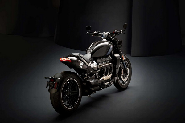 novi-triumph-rocket-iii-tfc-motor