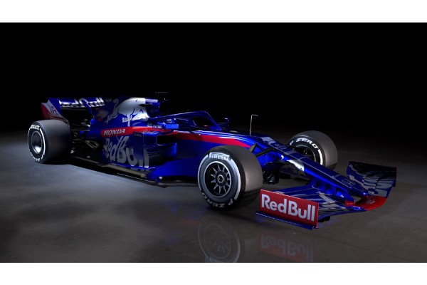 toro-rosso-predstavio-novi-formula-1-bolid