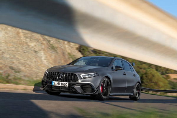 novi-mercedes-amg-a-45-4matic-i-cla-45-4matic