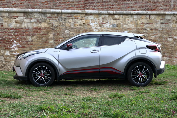 toyota-c-hr-hybrid-impresivno-snazan-brz-i-ekonomican