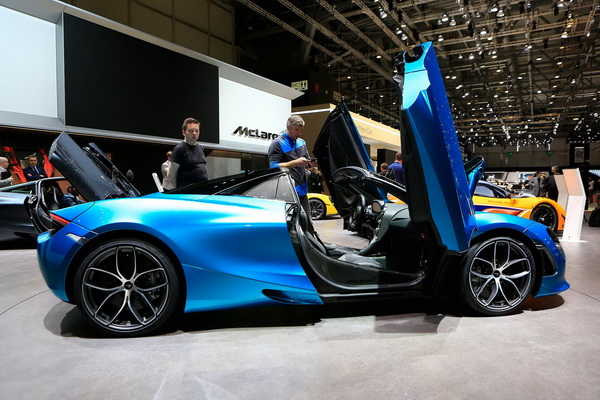 fenomenalni-mclaren-720s-spider-predstavljen-u-Zenevi