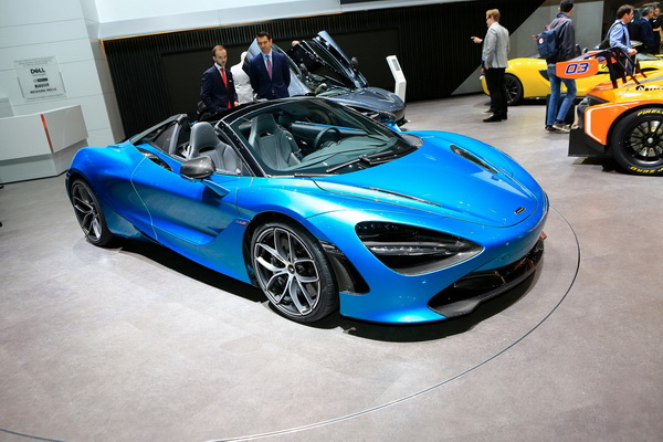 fenomenalni-mclaren-720s-spider-predstavljen-u-Zenevi