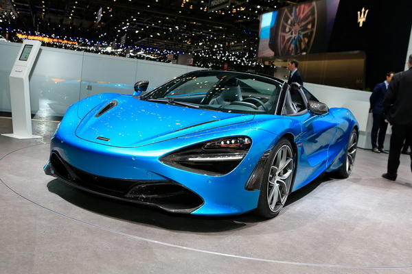 fenomenalni-mclaren-720s-spider-predstavljen-u-Zenevi