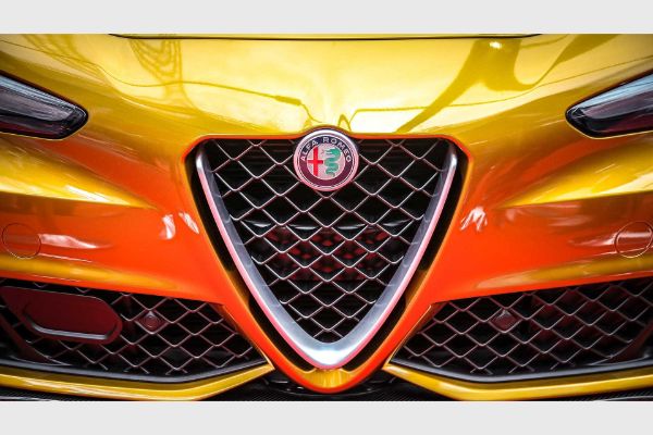 alfa-romeo-kreirala-zlatnu-verziju-giulia-quadrifoglio-modela