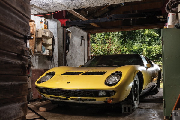 retro-lamborghini-miura-prodat-za-16-miliona-dolara