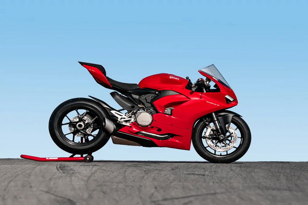 novi-2020-ducati-panigale-v2