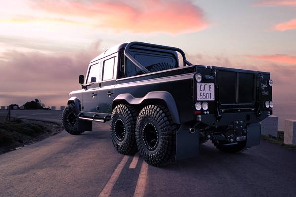 black-mamba-ultimativni-land-rover-terenac