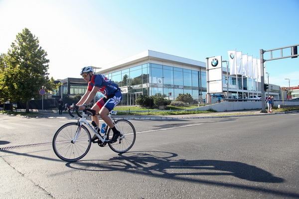 bmw-i3-vec-trecu-godinu-predvodi-triatlon-trku