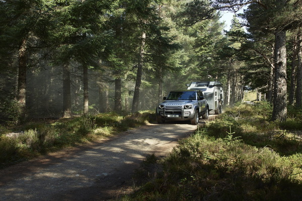 novi-land-rover-defender-2020