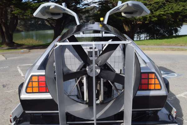 delorean-hovercraft