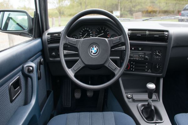 bmw-325-iz-1986-godine-se-prodaje-za-50000-dolara