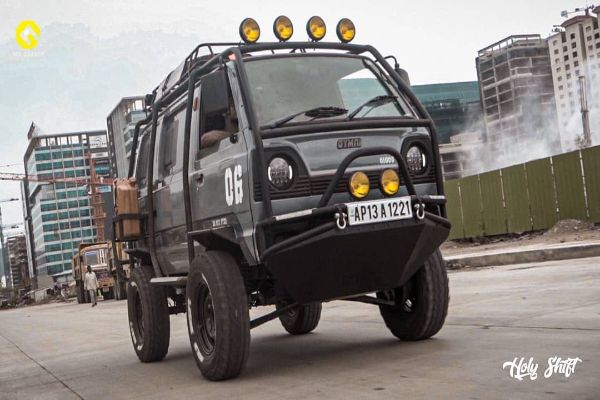 suzuki-jimny-pretvoren-u-vozilo-za-apokalipsu