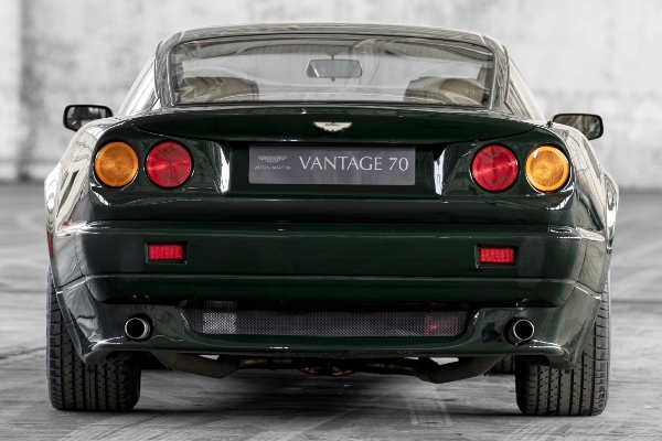 aston-martin-vantage-slavni-70rodendan