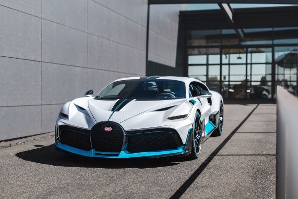 bugatti-divo-napokon-pocinje-da-se-isporucuje