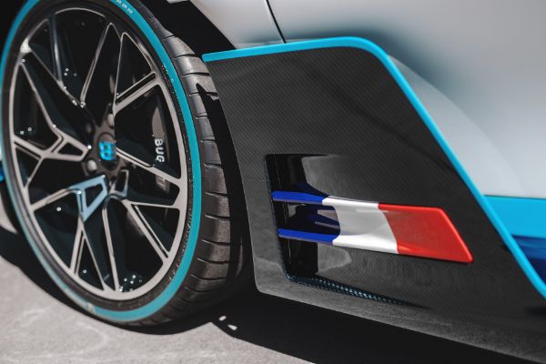 bugatti-divo-napokon-pocinje-da-se-isporucuje