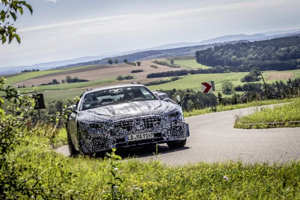 uhvacen-novi-mercedes-sl-roadster-2022