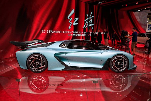 kinezi-krecu-sa-proizvodnjom-superautomobila-od-14-miliona-dolara