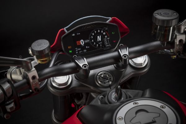 stize-novi-ducati-monster