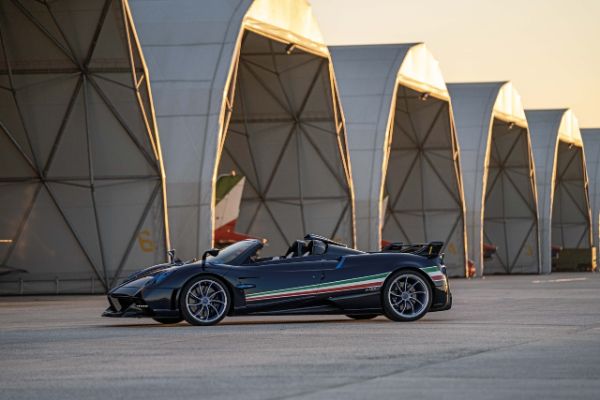 pagani-huayra-tricolore-je-sperman-da-poleti