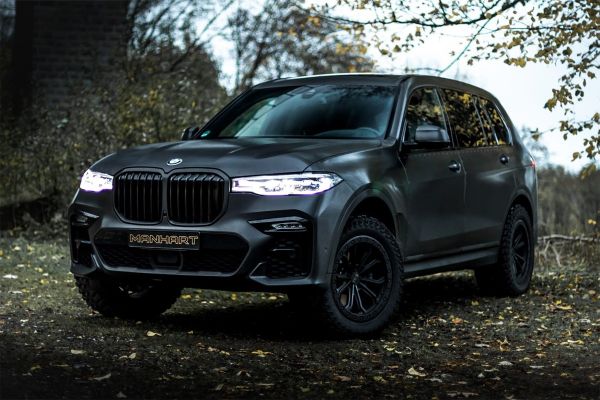 manhart-pretvorio-bmw-x7-u-mracnog-viteza