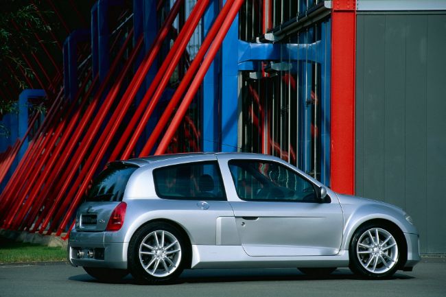 Renault Clio V6 – legenda puni 20 godina