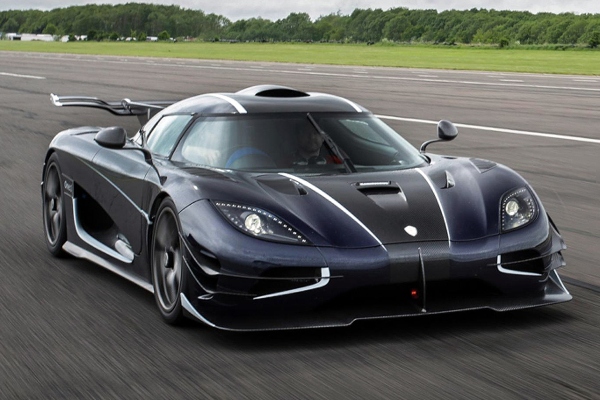 prodaje-se-polovni-koenigsegg-one1-po-neverovatnoj-ceni