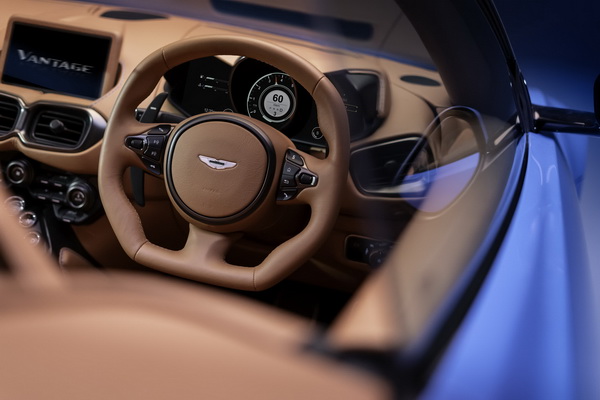 stize-aston-martin-vantage-roadster-2021