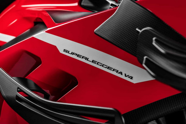 ducati-predstavio-superleggerra-v4-model