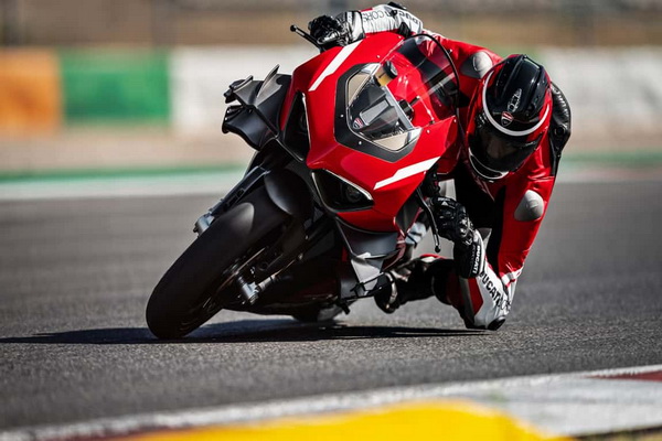 ducati-predstavio-superleggerra-v4-model