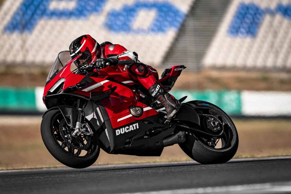 ducati-predstavio-superleggerra-v4-model