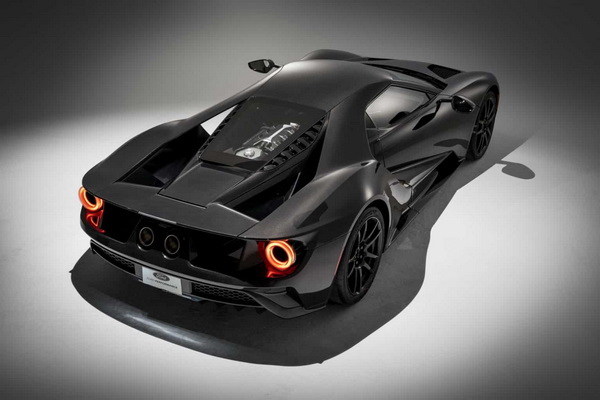 2020-ford-gt-liquid-carbon