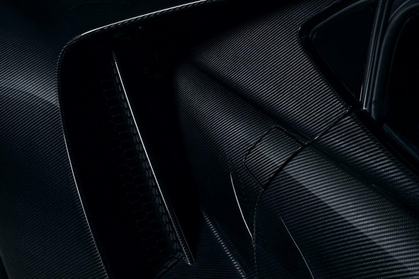 2020-ford-gt-liquid-carbon