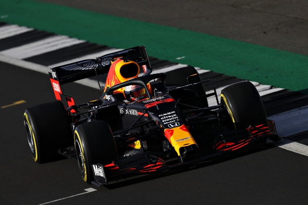 novi-tag-heuer-formula-1-casovnik-proslavlja-parterstvo-sa-aston-martin-red-bull-timom