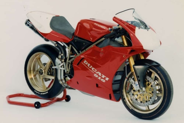 stize-novi-ducati-916