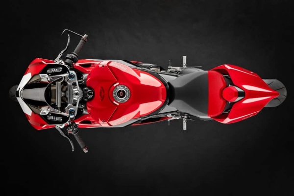 stize-novi-ducati-916