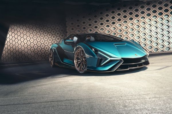 stigao-novi-lamborghini-roadster-hibrid-i-vec-je-rasprodat