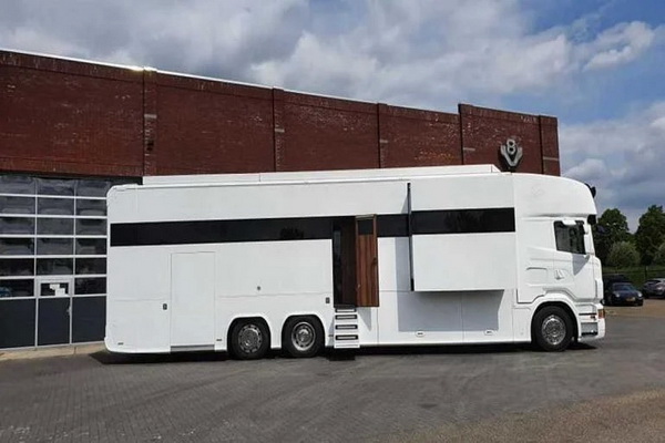 scania-rv-stan-na-tockovima