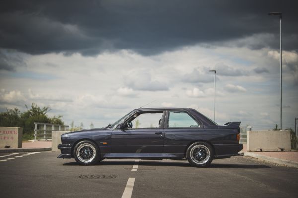 retki-bmw-m3-evo-ii-iz-1988-godine-se-prodaje-na-aukciji