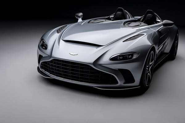 aston-martin-predstavio-fenomenalni-v12-speedster-model