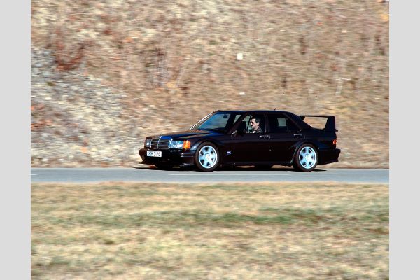 mercedes-benz-190e-evo-ii-napunio-30-godina