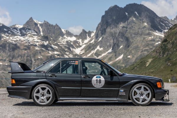 mercedes-benz-190e-evo-ii-napunio-30-godina