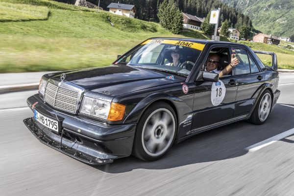 mercedes-benz-190e-evo-ii-napunio-30-godina