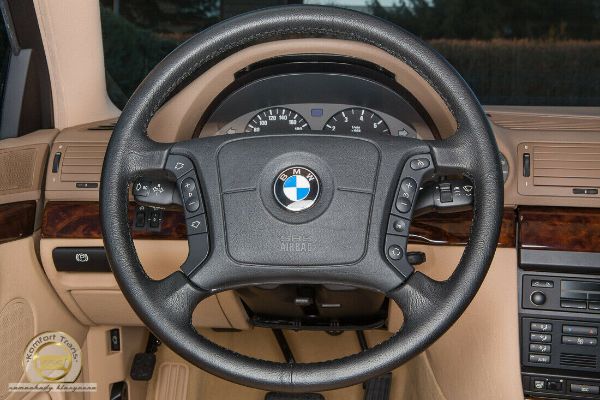 prodaje-se-hermeticki-sacuvan-bmw-740i-e38-iz-1997-godine