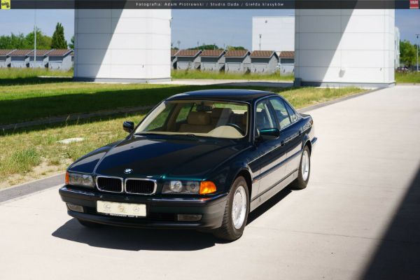 prodaje-se-hermeticki-sacuvan-bmw-740i-e38-iz-1997-godine