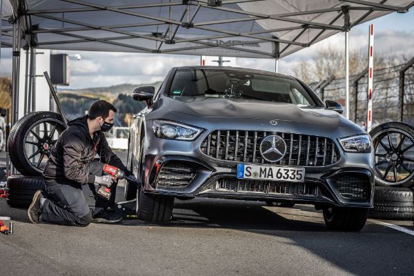 mercedes-amg-gt-63-s-oborio-rekord-panamere