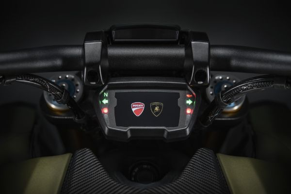 diavel-1260-lamborghini-napokon-predstavljen